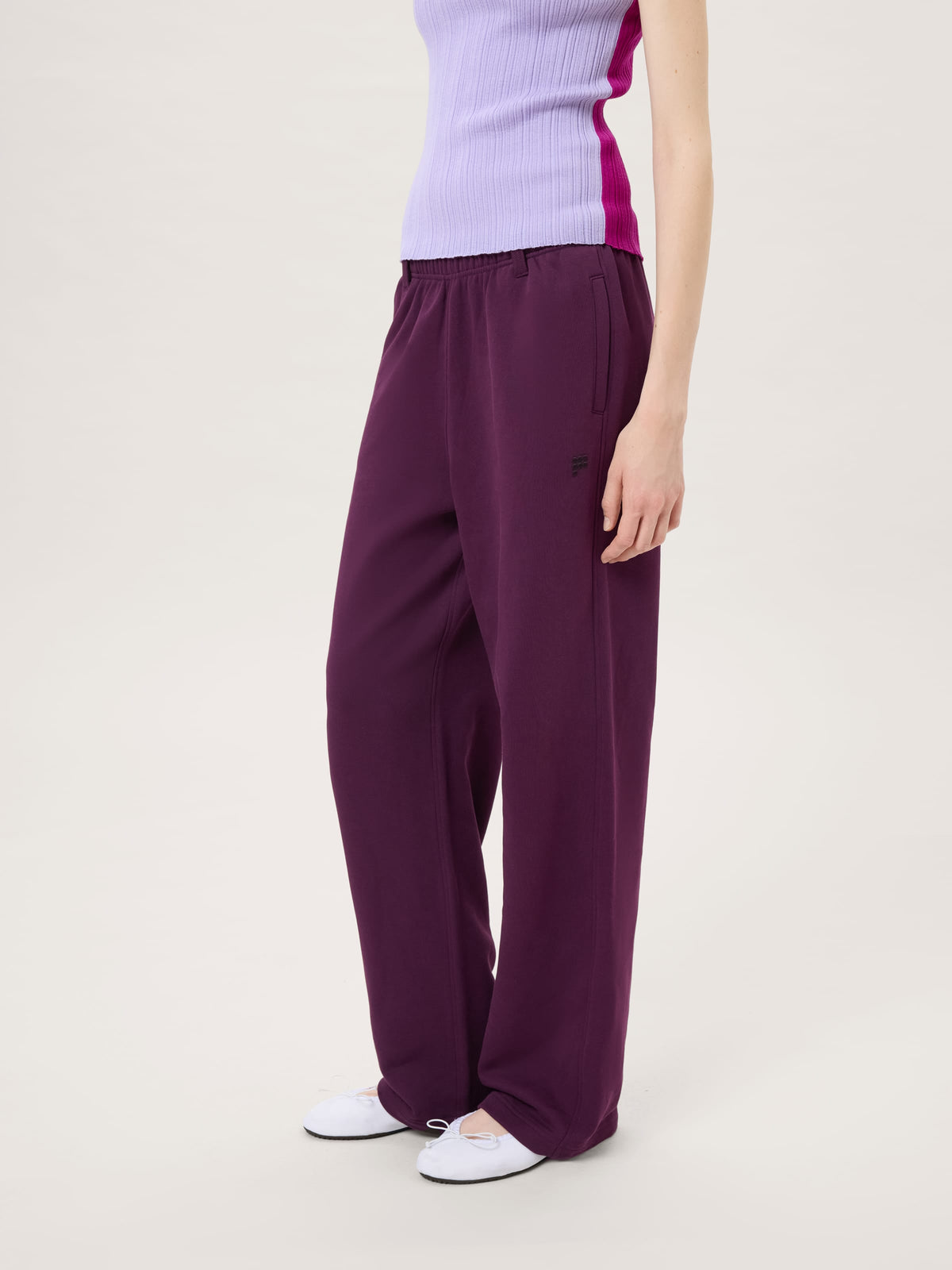 Womens Midweight Straight Leg Logo Track Pants—Nocturne Plum