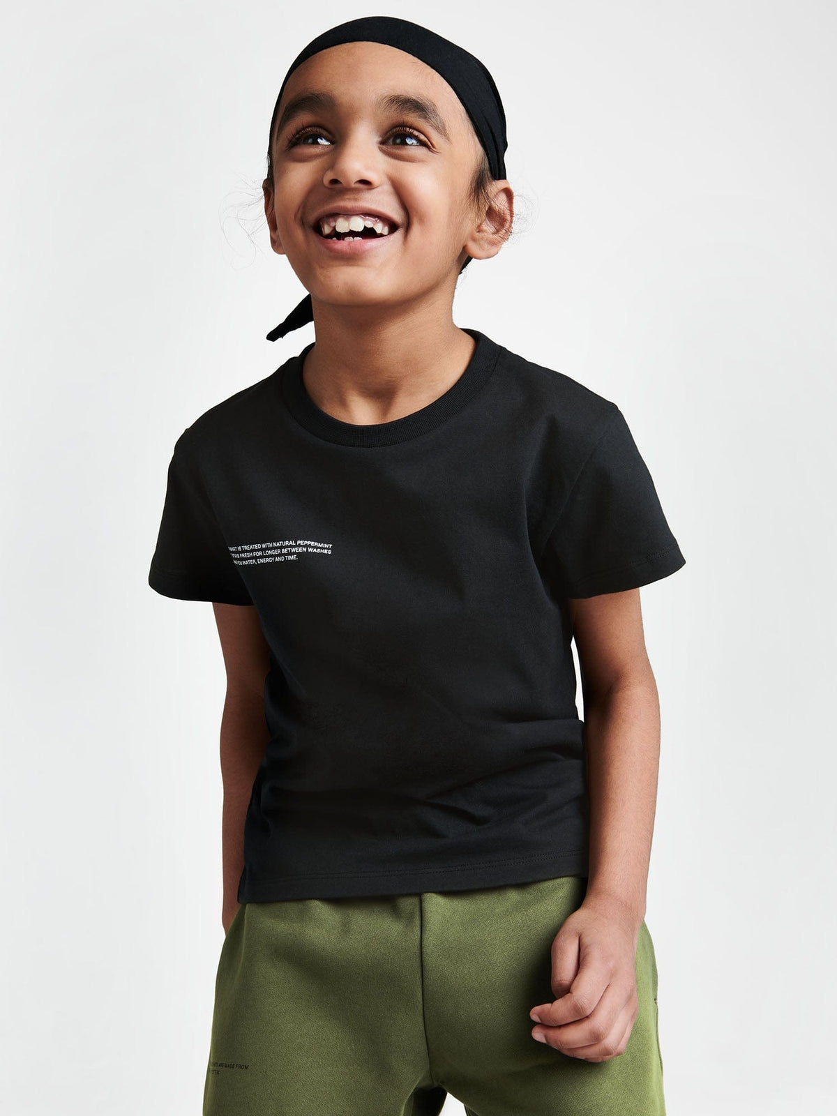 Kids’ Midweight T-shirt—black